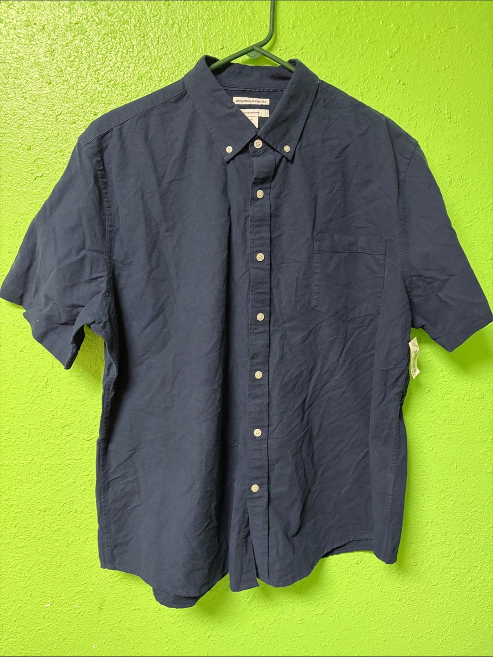 Amazon Essentials Navy Short-Sleeve Button-Down Shirt
